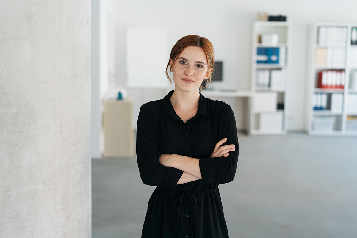 woman running a treatment program for alcohol addiction